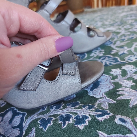 NWOT grey strappy heels size 9 - Picture 10 of 12